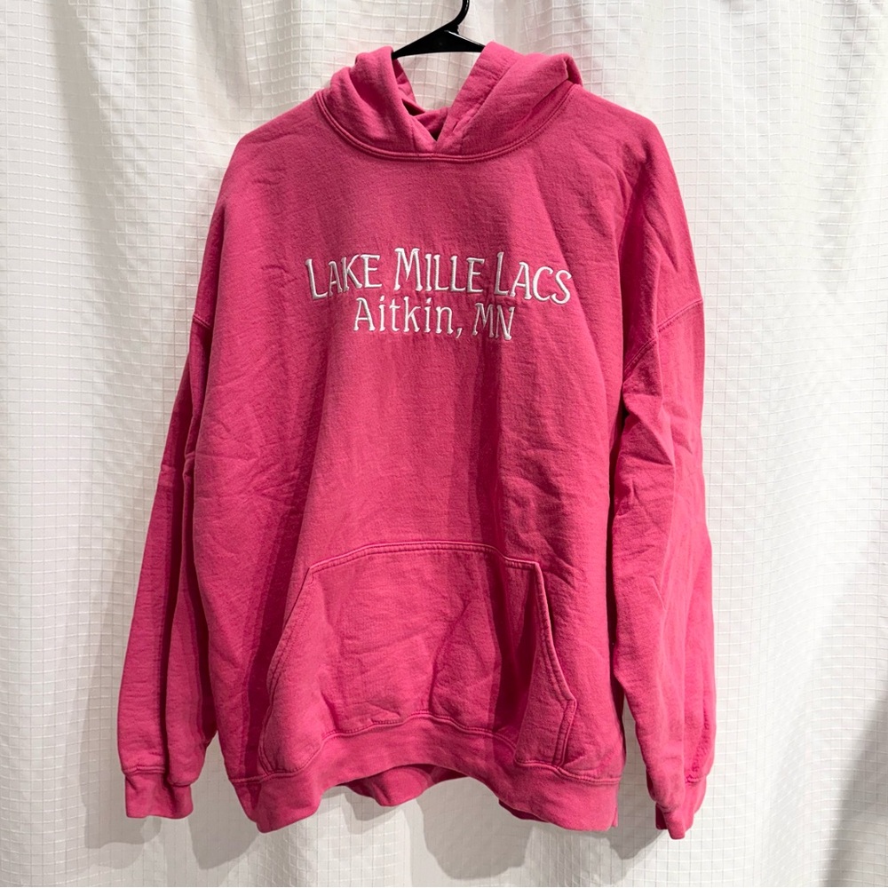 Gildan Pink Lake Mille Lacs Aitkin, Minnesota Pullover Hoodie